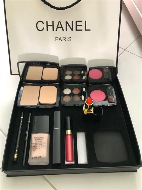 Chanel makeup kit